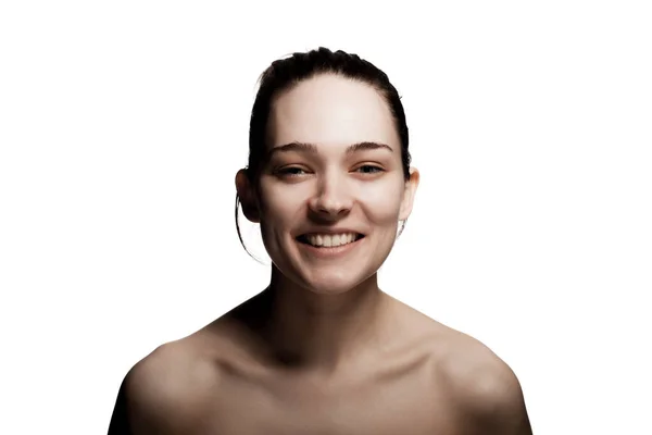 Studio Portrét Krásné Mladé Ženy Proti Bílému Backgroung — Stock fotografie