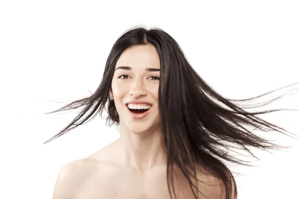 Retrato Estudio Una Hermosa Chica Morena Sonriendo Contra Fondo Blanco — Foto de Stock