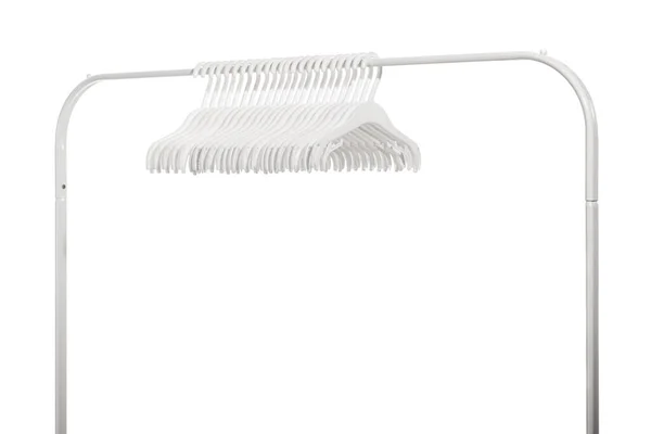 Witte Plastic Hangers Voor Kleding Opknoping Staaf Van Kledingrek Geïsoleerd — Stockfoto