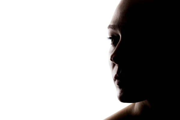 Estúdio Escuro Retrato Uma Bela Jovem Mulher Contra Backgroung Branco — Fotografia de Stock