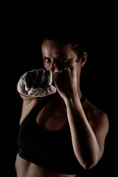 Kickboxer Kirl Con Polvo Magnesio Sus Manos Perforando Con Polvo —  Fotos de Stock