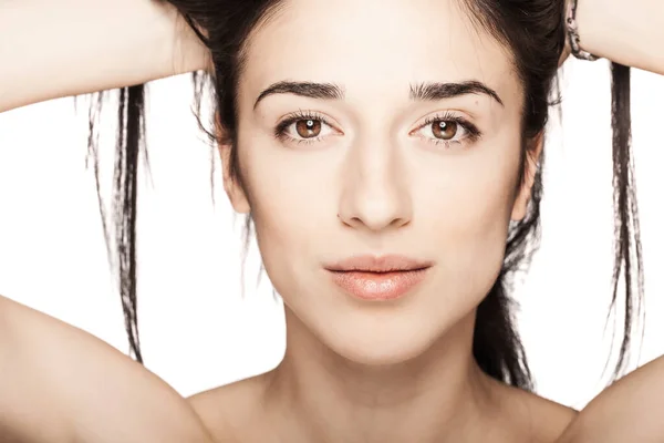 Retrato Estudio Una Hermosa Chica Joven Contra Fondo Blanco Mirando — Foto de Stock