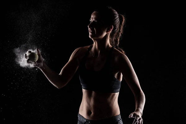 Chica Tenista Con Polvo Magnesio Las Manos Agarrando Una Pelota — Foto de Stock