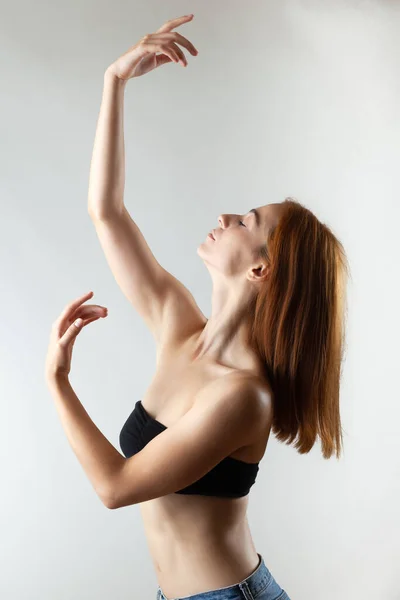 Beautiful Girl Burnt Orange Hair Stretching Making Ballet Pose Studio — Stock Photo, Image