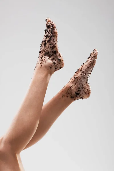 Sexiga Kvinnliga Ben Fötter Täckta Med Smuts — Stockfoto