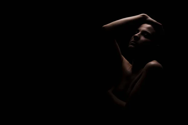 Retrato Una Chica Con Pelo Corto Sobre Fondo Oscuro Slhouette — Foto de Stock