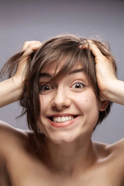 Hermosa Chica Retrato Moda Expresión Cara Sonriente Feliz Con Gesto —  Fotos de Stock