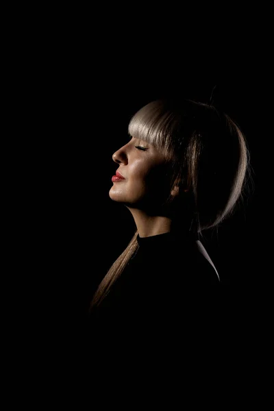 Beautiful Girl Blond Bangs Fringe Black Background Abstract Sidelit Portrait — Stock Photo, Image