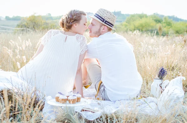 Novia y novio —  Fotos de Stock