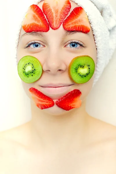 Fruitige gezicht behandeling — Stockfoto
