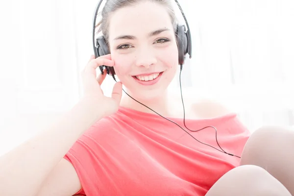 Listening music — Stock Photo, Image