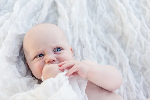 Portrait en gros plan lumineux d'adorable bébé — Photo