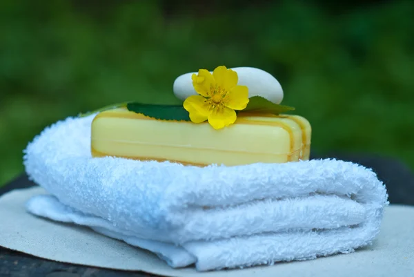 黄色肥皂 — 图库照片