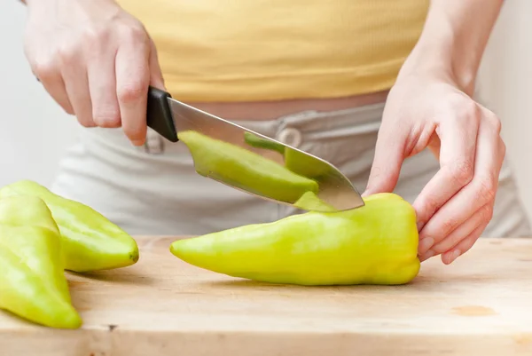 Honans hackning av livsmedelsingredienser — Stockfoto