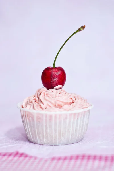 Pink cupcake — Stock Photo, Image