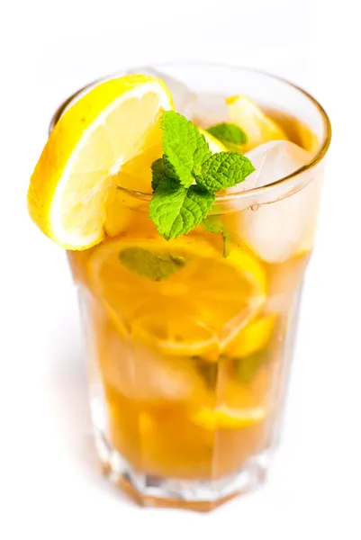 Iced tea with lemon — Stock Photo, Image