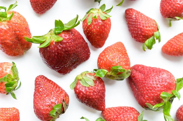 Erdbeeren isoliert über weißem Hintergrund — Stockfoto