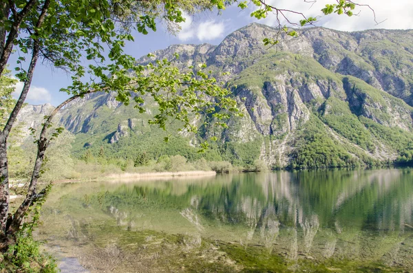 ทะเลสาบภูเขา — ภาพถ่ายสต็อก