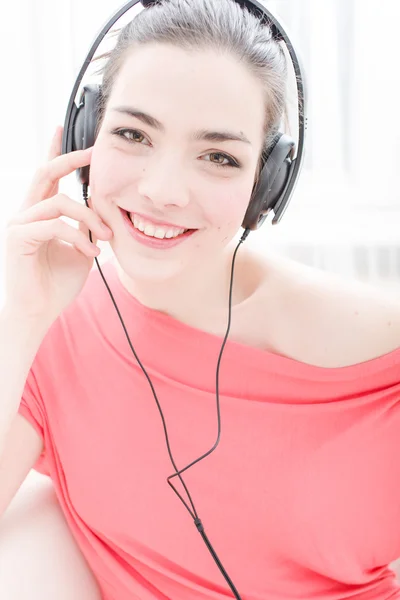 Listening music — Stock Photo, Image