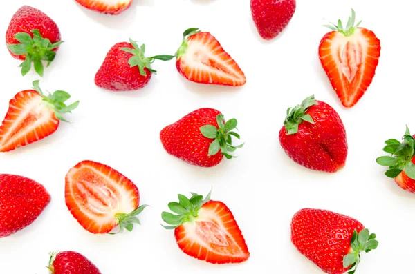 Fresas aisladas sobre fondo blanco —  Fotos de Stock