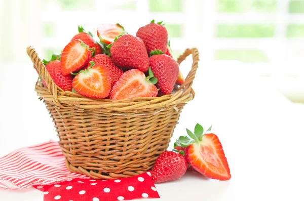 Strawberries in basket — Stok fotoğraf