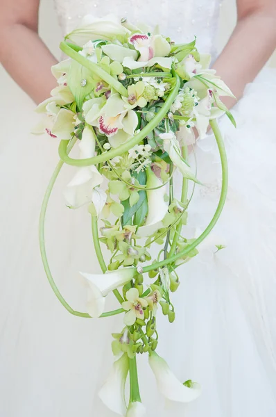 Sposa con bouquet da sposa — Foto Stock