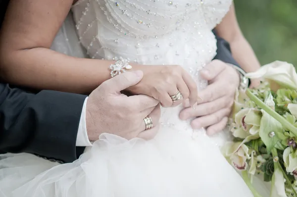 Hands and rings — Stock Photo, Image