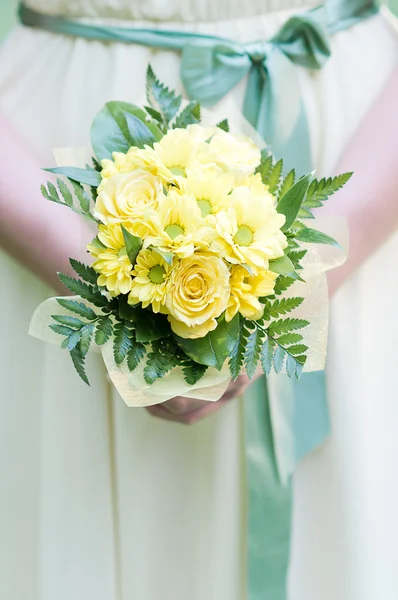 Bröllop bukett med gula rosor — Stockfoto