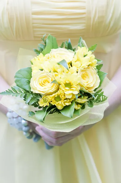 Wedding bouquet of yellow roses — Stock Photo, Image