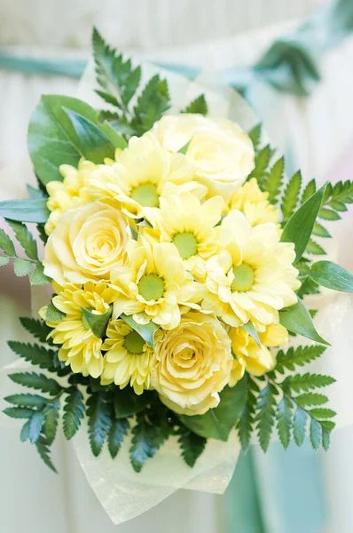 Wedding bouquet of yellow roses — Stock Photo, Image