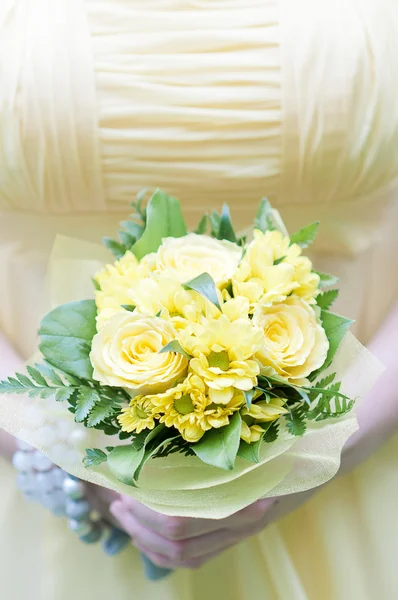 Wedding bouquet of yellow roses — Stock Photo, Image
