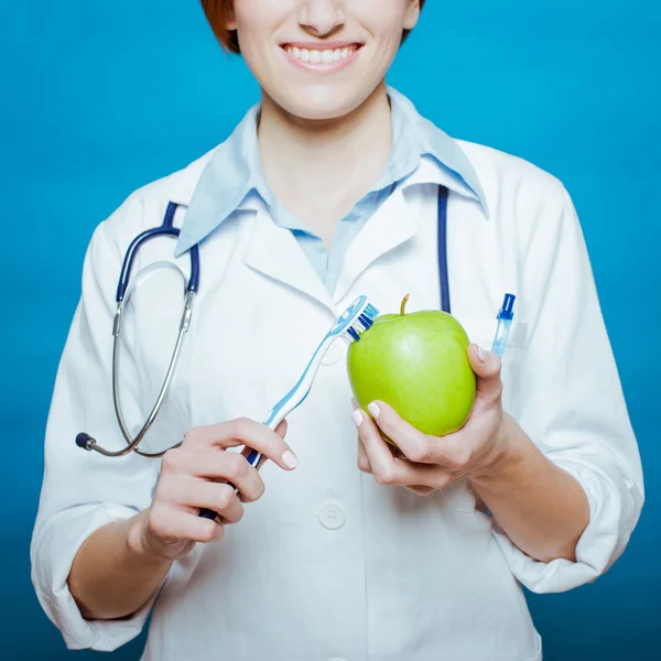 Joven hermosa mujer dentista . — Foto de Stock