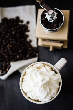 fincan kahve ve bir vintage Kahve değirmeni