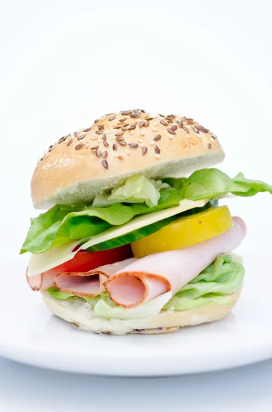 Свежий бутерброд — стоковое фото