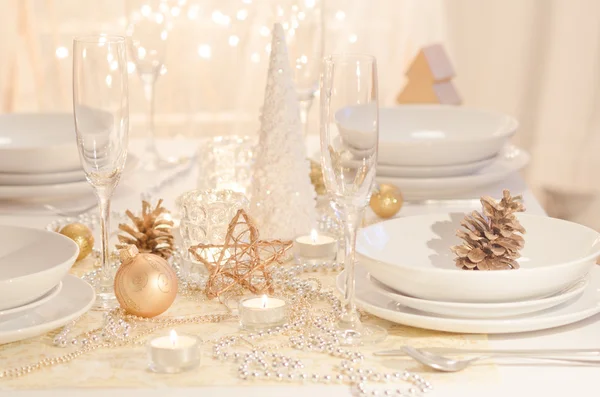 A decorated christmas dining table — Stock Photo, Image