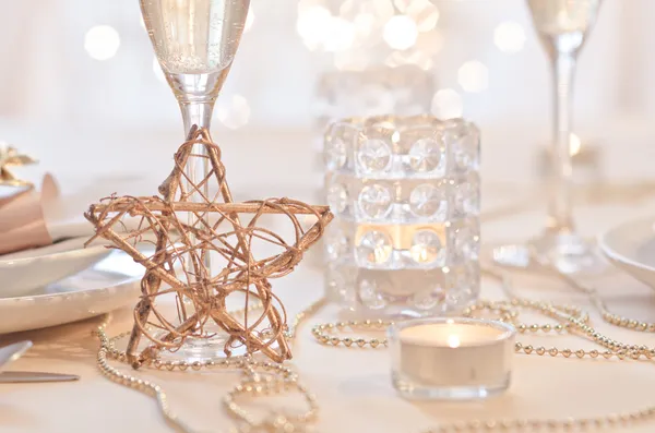 Mesa de Navidad de oro — Foto de Stock