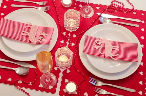 Christmas table setting in red and white — Stock Photo, Image