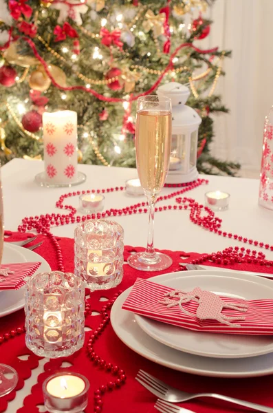 Table de Noël en rouge et blanc — Photo