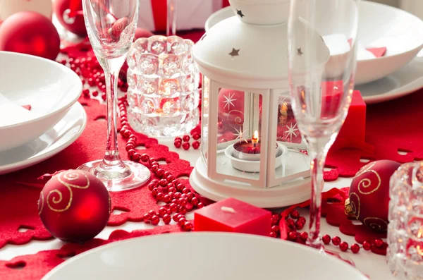 Table de Noël en rouge et blanc — Photo