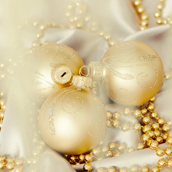 Boule de Noël dorée — Photo