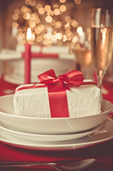 Christmas table setting in red and white — Stock Photo, Image