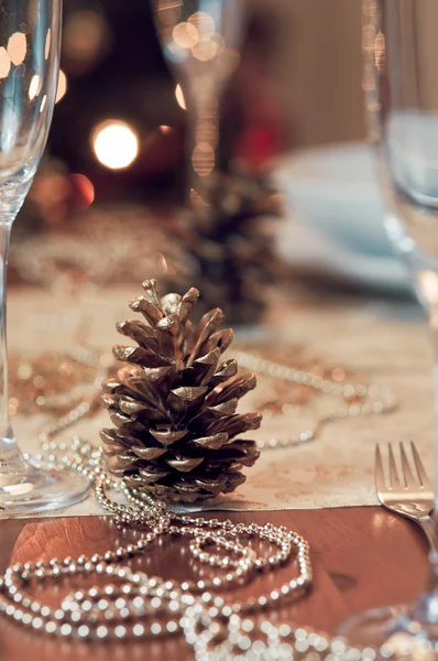 Beautiful gold place setting for Christmas — Stock Photo, Image