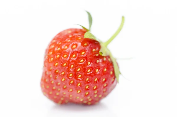 Čerstvé a chutné jahody izolovaných na bílém pozadí — Stock fotografie