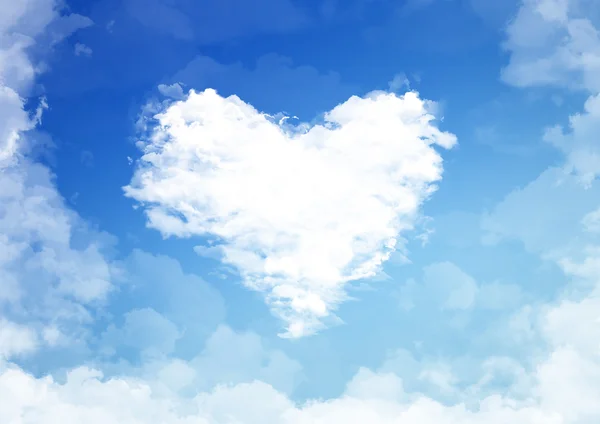 Corazón hecho de nubes esponjosas — Foto de Stock