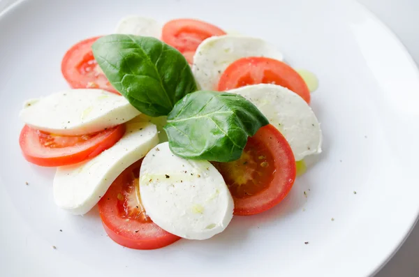 Ensalada caprese clásica — Foto de Stock