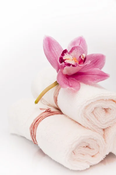 Flower and towel rolls-close up — Stock Photo, Image