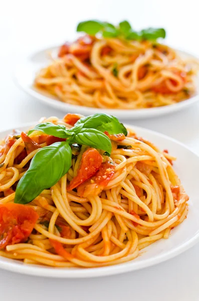 Espaguete com molho de tomate — Fotografia de Stock