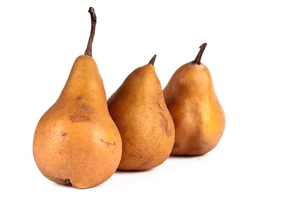 Tre päron på vit bakgrund — Stockfoto
