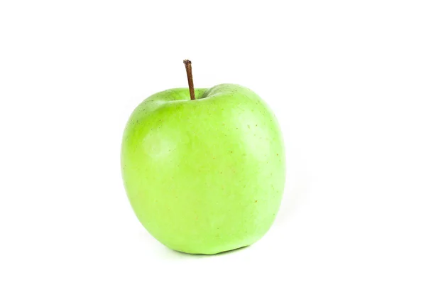 Čerstvé zelené jablka izolované na bílém pozadí — Stock fotografie