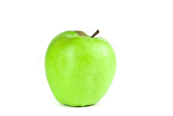 Verse groene appels geïsoleerd op witte achtergrond — Stockfoto